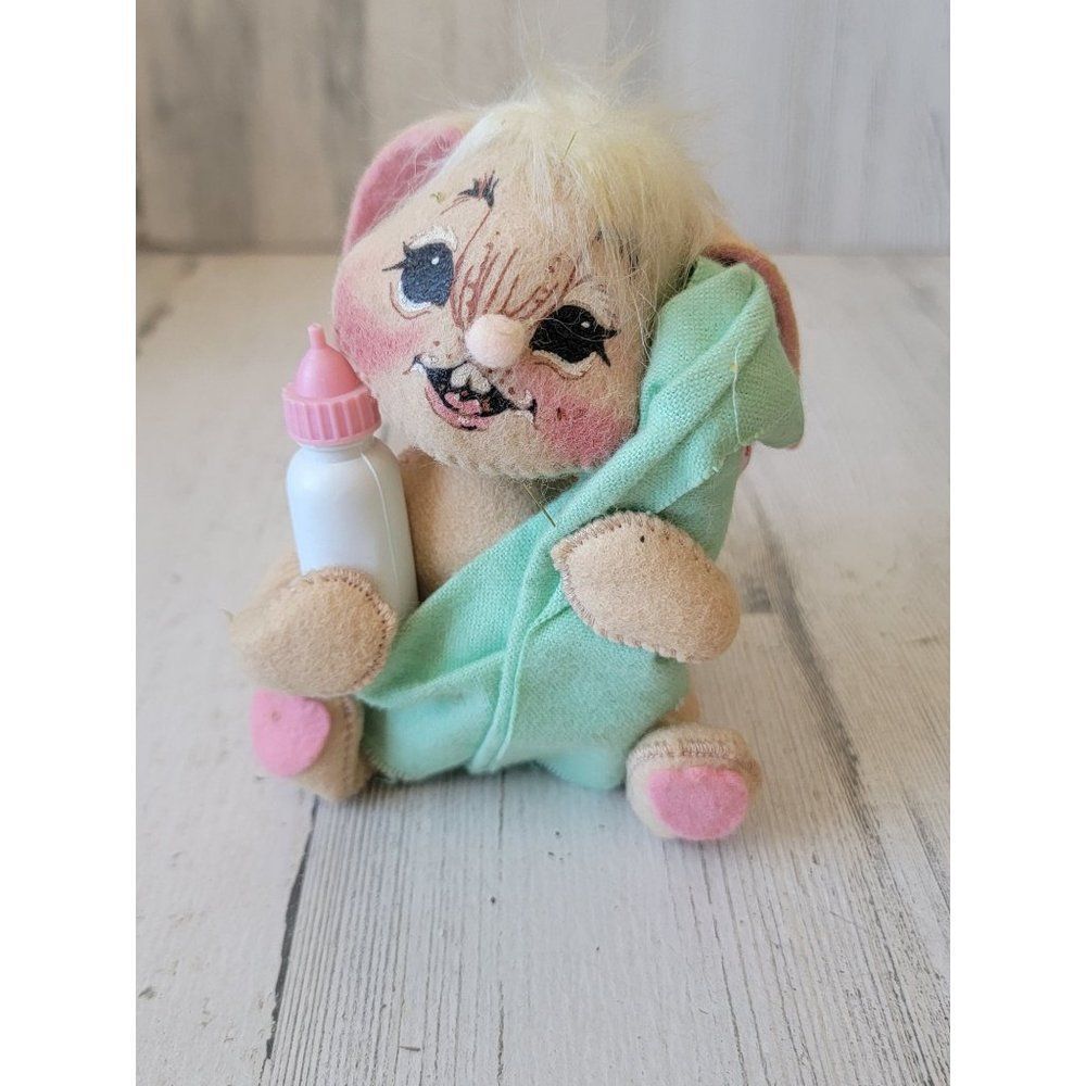 Annalee 1994 baby bunny mini bottle blanket Mobility doll